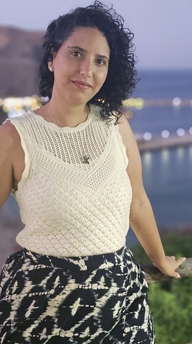 Imagen secundaria 2 - Detalle de los tatuajes de David Saavedra. Salma Halifa, exintegrista islámica y cofundadora de Abriendo Brecha con el primero, en dos imágenes personales. 