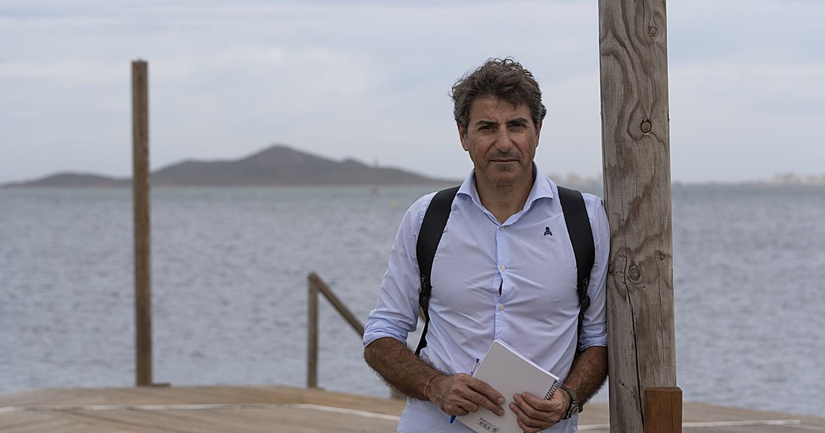 Miguel Ángel Ruiz, periodista: «Al Mar Menor no se le consideraba un espacio natural valioso hasta la  sopa verde »