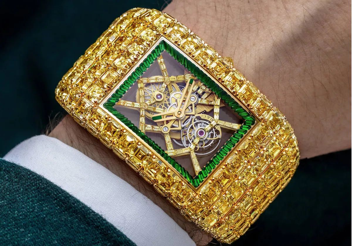 sentido Oceanía pasado 20 millones de dólares y 425 diamantes amarillos: así es uno de los relojes  más caros del mundo