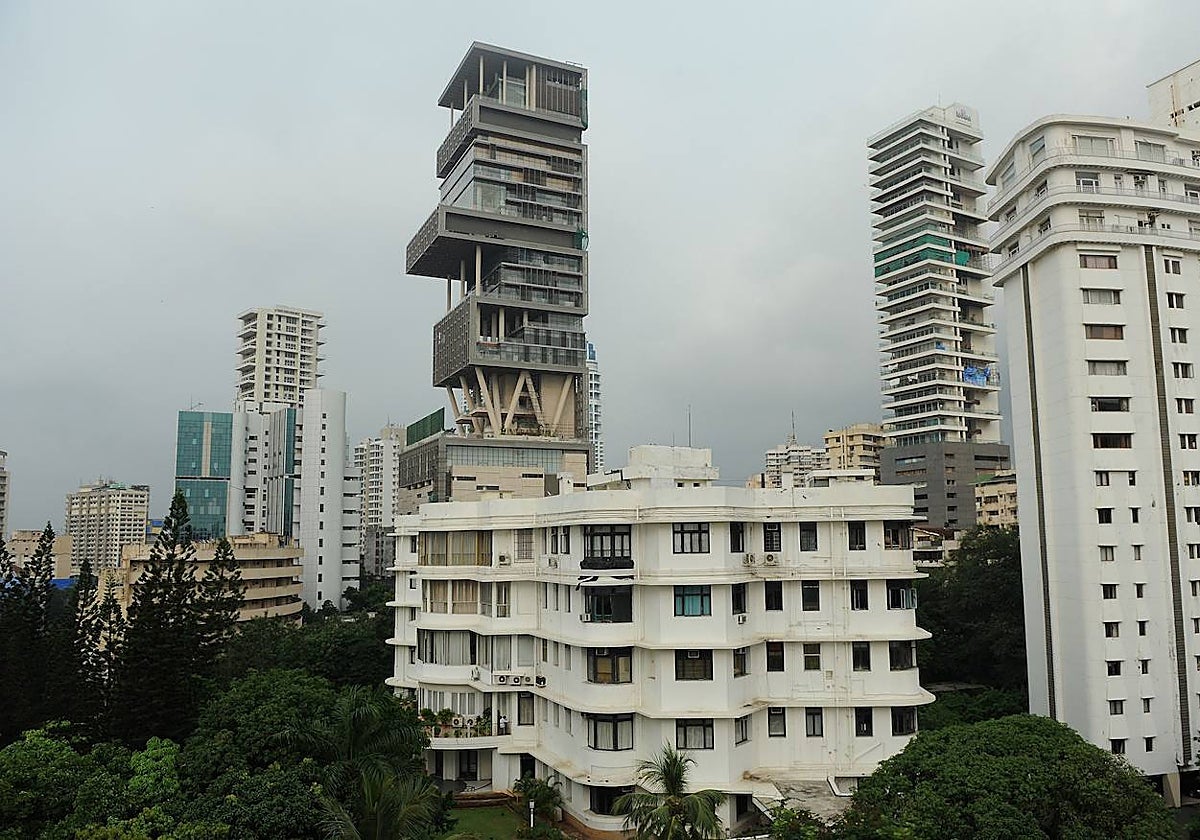 Antilia Tower, en Bombay, es la propiedad privada más cara del mundo, solo detrás del Palacio de Buckingham.