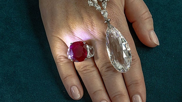 La colección de joyas de Heidi Horten podría superar los 150 millones de dólares en esta subasta.