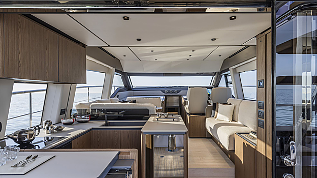 Cocina y salón de la cubierta principal