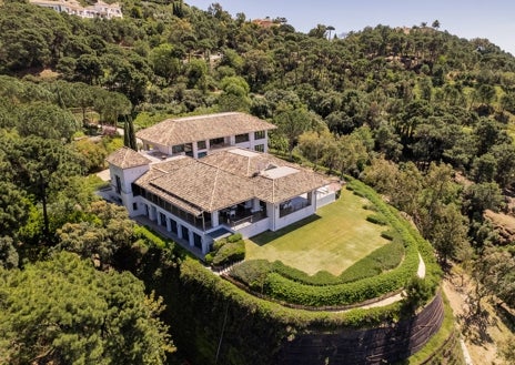 Imagen secundaria 1 - Algunas de las villas que Marbella Mountain Resort gestiona en la Costa del Sol y que eligen millonarios de todo el mundo para descansar y contar con mayor autonomía, tranquilidad y personalización de los servicios añadidos.