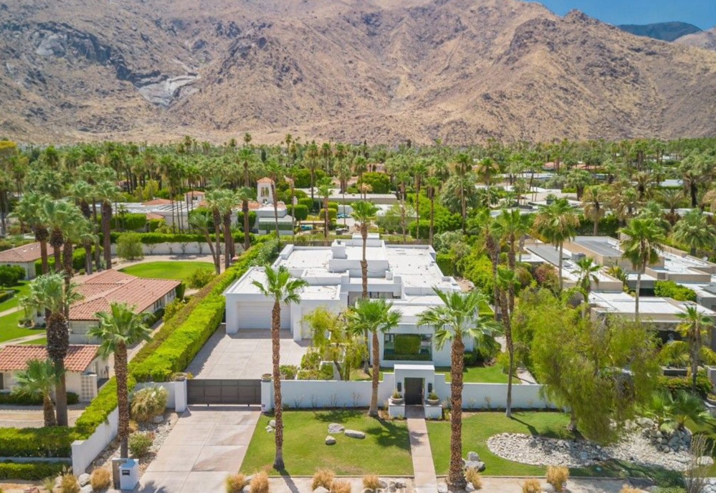 Esta lujosa propiedad de Palm Springs cuenta con un terreno de medio acre
