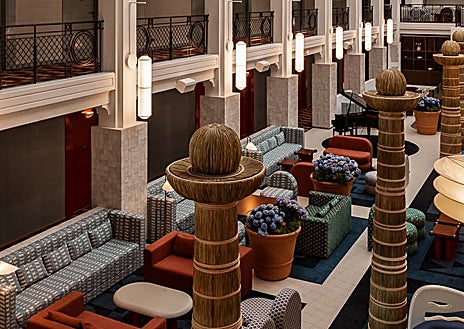 Imagen secundaria 1 - El hotel cuenta con setenta y dos habitaciones 