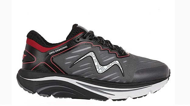 La nueva zapatilla de running MBT-2000 II Lace up