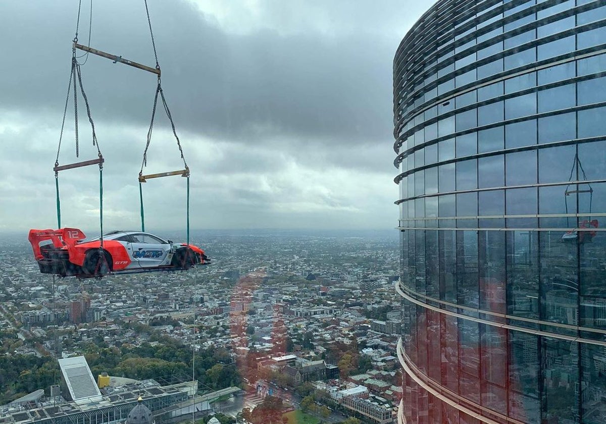 El McLaren Senna en la grúa