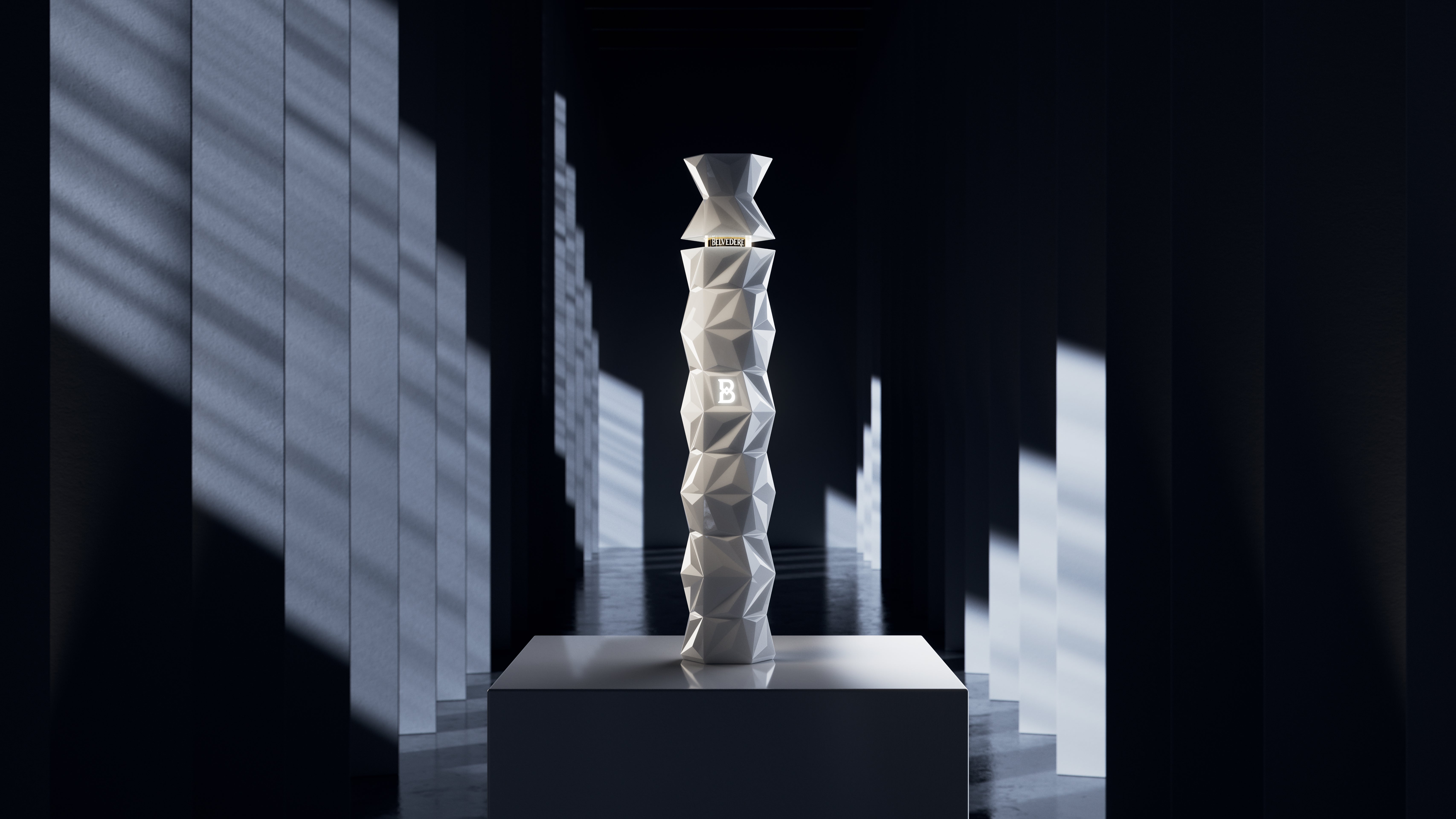 El vodka Belvedere 10 llega envuelto en una botella esculpida en diez niveles, una declaración de opulencia, excepcionalmente exclusivo. Tan suave que exige ser disfrutado solo o con hielo. La propia botella es una obra maestra del diseño, un icono de elegancia y modernidad que honra el vodka que contiene. Alcanza la extravagante altura de diez niveles, en homenaje al meticuloso proceso de creación en 10 pasos del líquido. El tono blanco refleja la pureza del espirituoso, mientras que sus facetas cinceladas le confieren un brillo diamantino, un guiño al precioso centeno orgánico Diamond Rye utilizado en su elaboración. PVPR: 270€