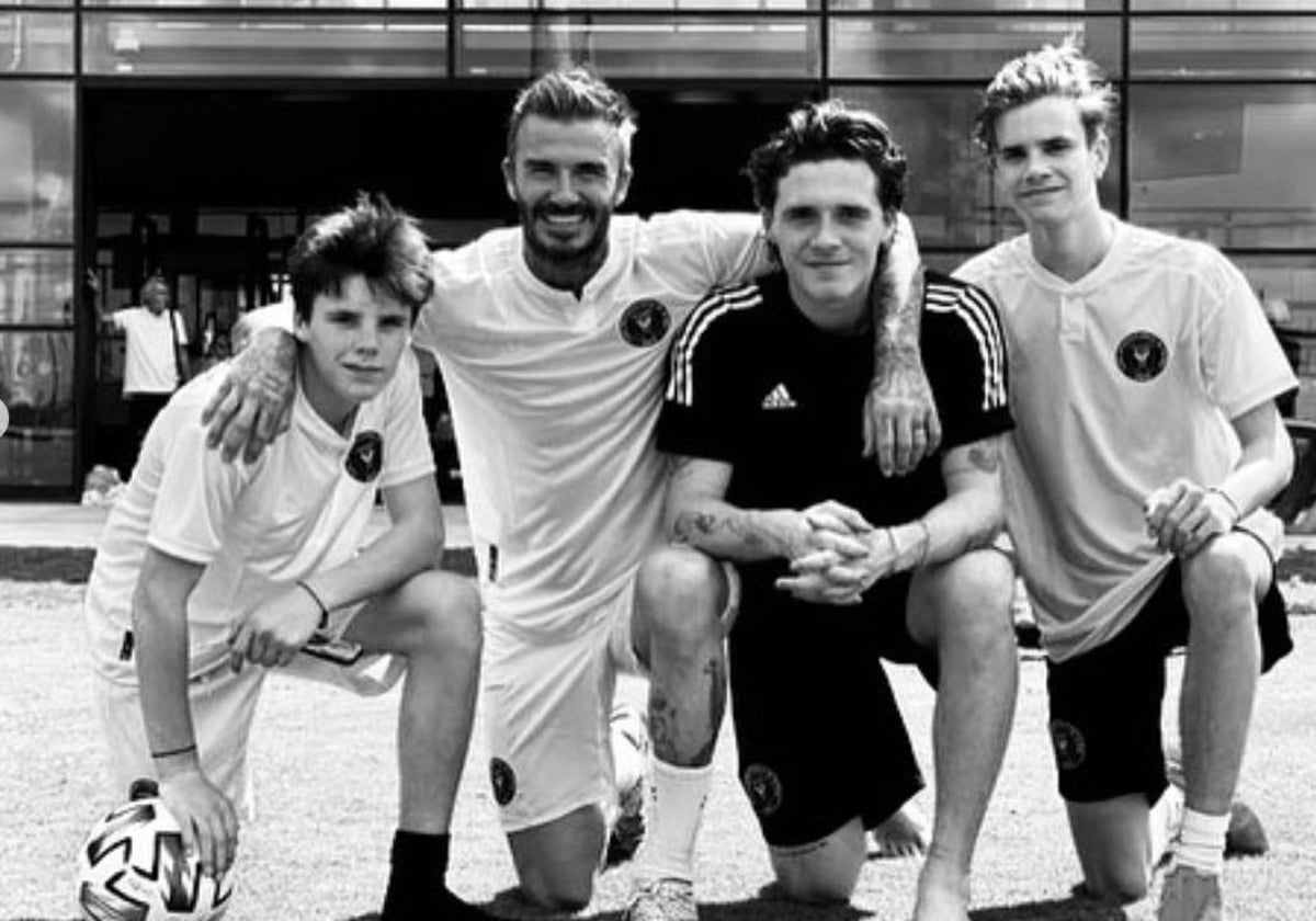 David Beckham con sus hijos Cruz, Brooklyn y Romeo