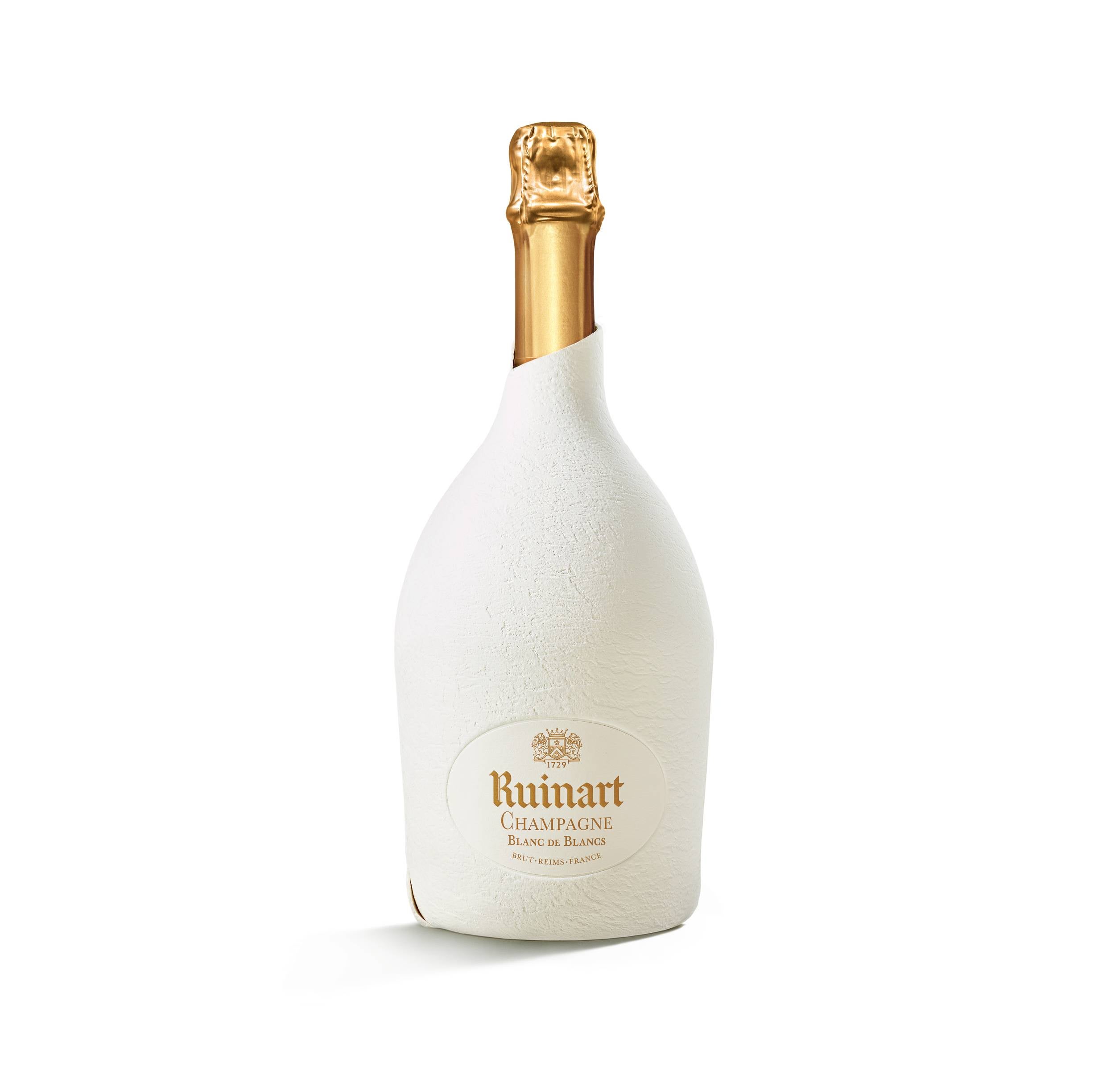 Ruinart Blanc de Blancs Second Skin es un vino espumoso elaborado por bodegas Maison Ruinart en la D.O. Champagne, en Francia. Presenta color oro pálido con reflejos verdes; sus burbujas son finas y ligeras. En nariz destacan las frutas frescas, cítricos, piña, flores blancas y especias. Su paso en boca es suave con final refrescante, puro, limpio. PVPR: 93.50€