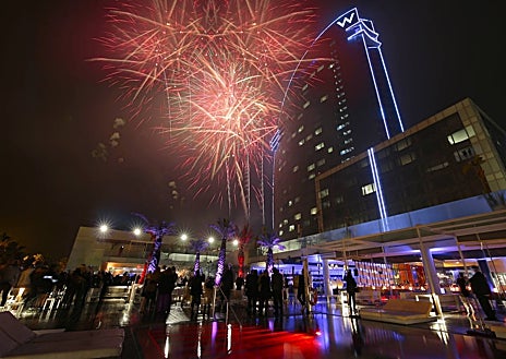 Imagen secundaria 1 - El hotel W Barcelona invita a una Nochevieja bajo el mar.