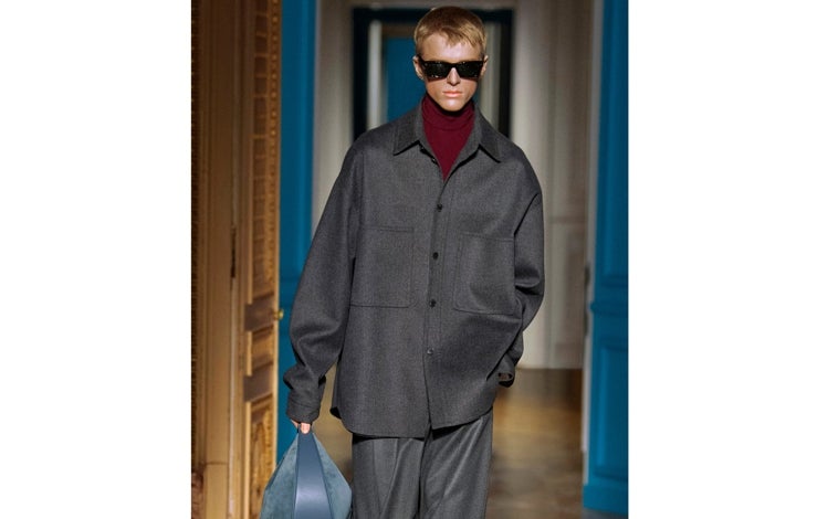 Imagen principal - Modelos de Valentino, Dior y Loewe