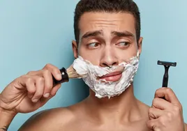 Cómo reparar la piel dañada después del afeitado
