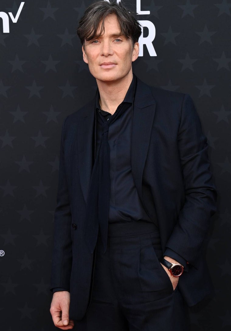 Cillian Murphy, de negro en los Critic's Choice Awards