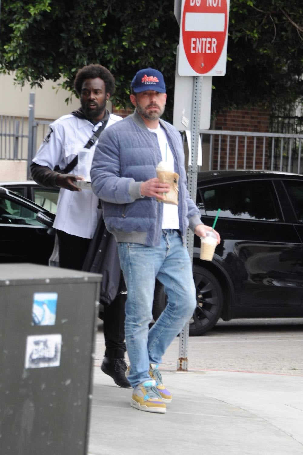 En la incalculable colección de zapatillas de Ben Affleck, estas sn de las más coloridas que vas a encontrar. 