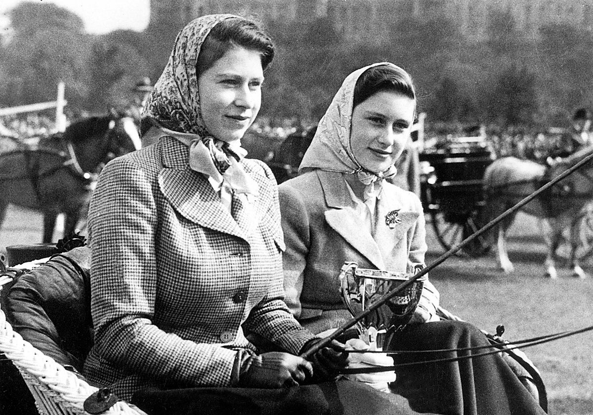 La Reina Isabel II y la Princesa Margarita fueron grandes amazonas y amantes de los caballos.