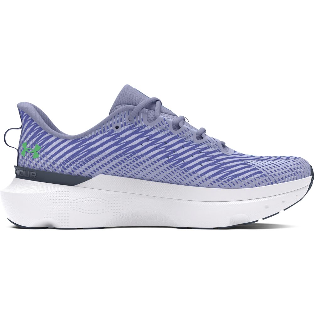 Para esas madres runners, Under Armour ha lanzado al mercado una nueva zapatilla para correr. Se trata de la UA Infinite Pro, un modelo que aporta un apoyo ideal para entrenar con más intensidad. Su diseño cuenta con un ajuste seguro y amortiguación UA HOVR™ suave y elástica para que las piernas tarden más en cansarse. Está disponible en diferentes colores y cuenta con un precio de 130 euros