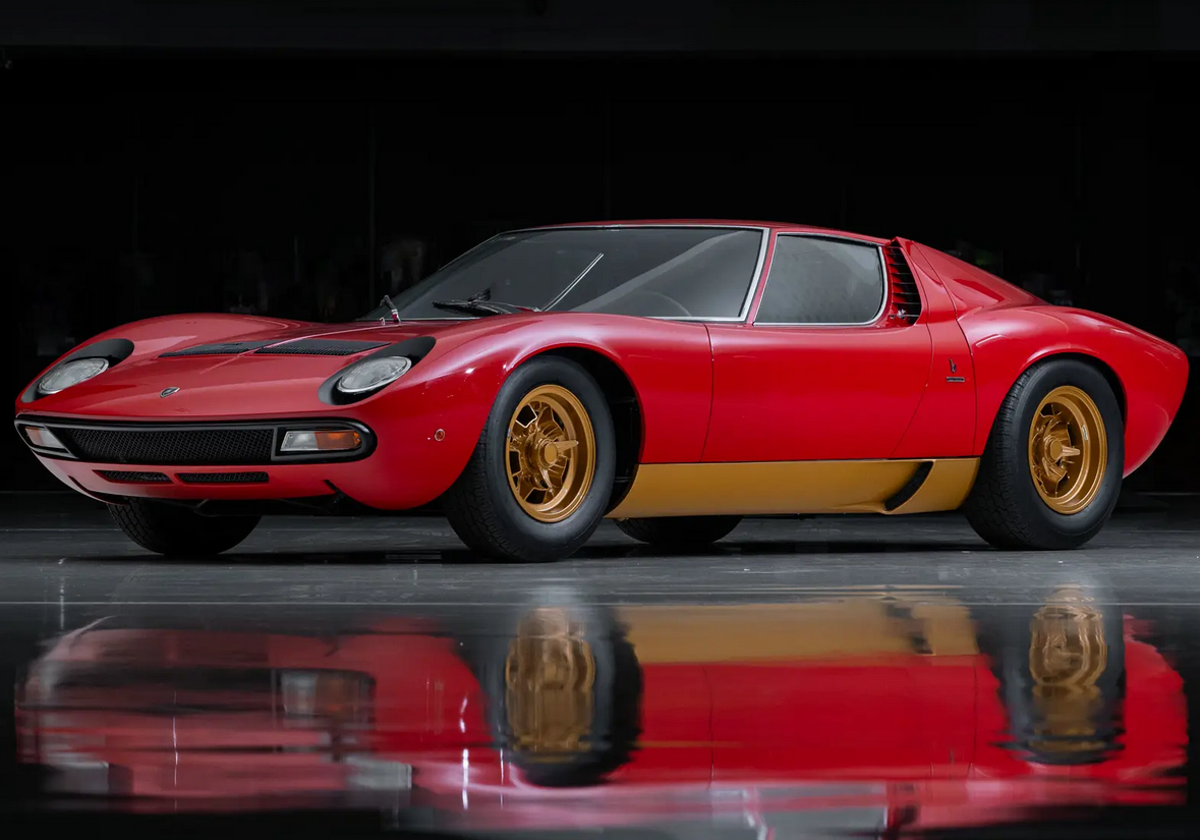 Este es el Lamborghini Miura P400 SV by Bertone que se ha vendido por casi 5 millones en una subasta