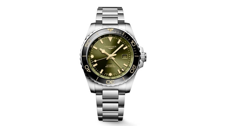 Hydroconquest GMT de Longines con esfera verde con efecto rayos de sol.