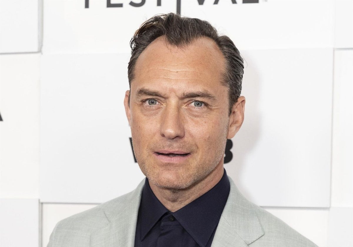 Jude Law es uno de los famosos con poco pelo.