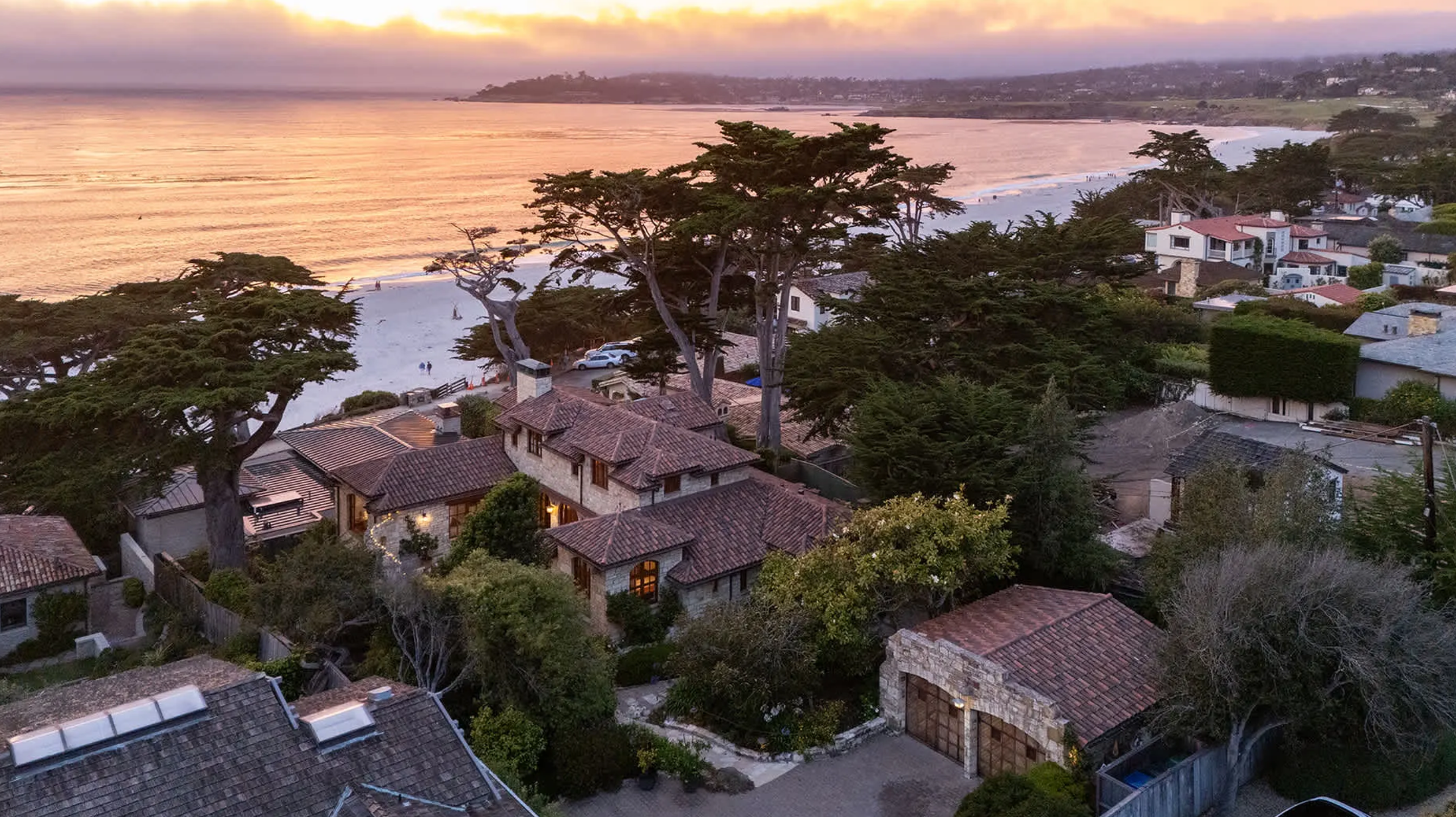 La propiedad de Carmel by the Sea (California) en la que vivió Clint Eastwood desde 1981 hasta 1996 ha salido a la venta por 18,8 millones de euros