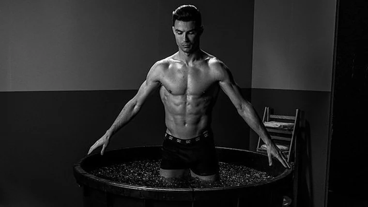 Cristiano Ronaldo en baño con hielo