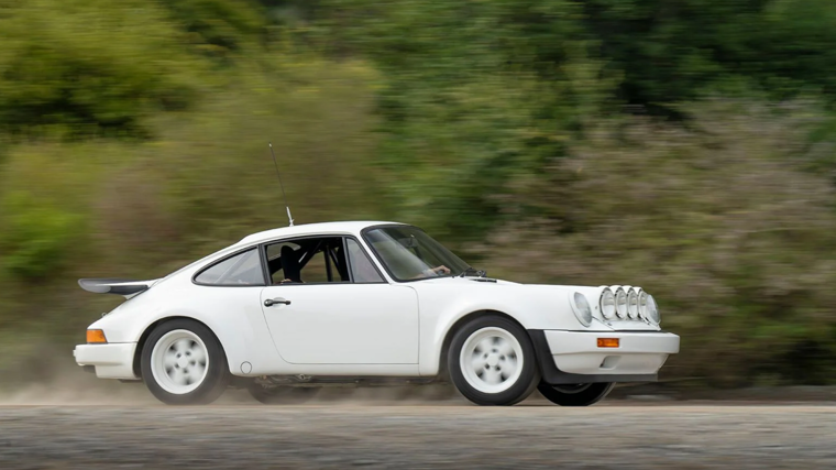 Solo se crearon 21 ejemplares de este peculiar Porsche 911 SC RS