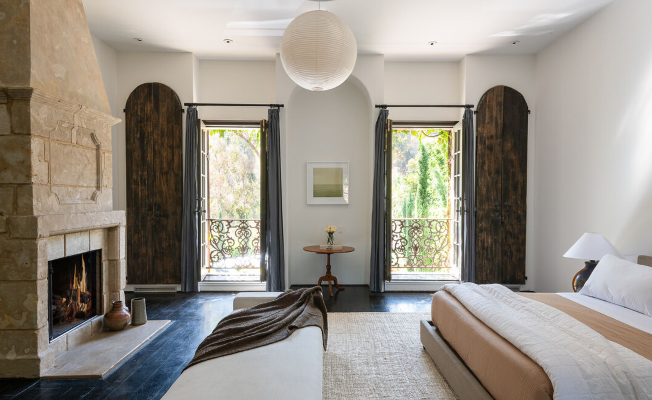 En total ofrece cinco dormitorios, cinco cuartos de baño completos y un aseo