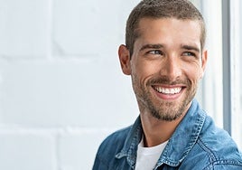 Cinco mitos detrás de la sonrisa perfecta según la odontóloga que triunfa en TikTok