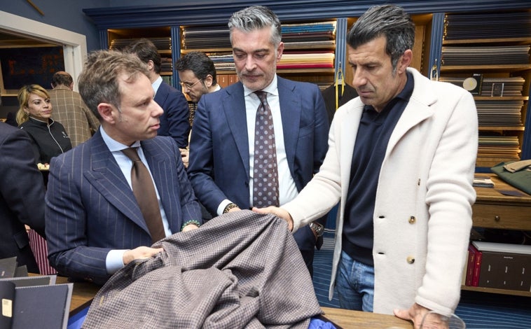 Imagen principal - Luis Figo, Martínez-Almeida o José Mercé entre los clientes de Sastrería Prats