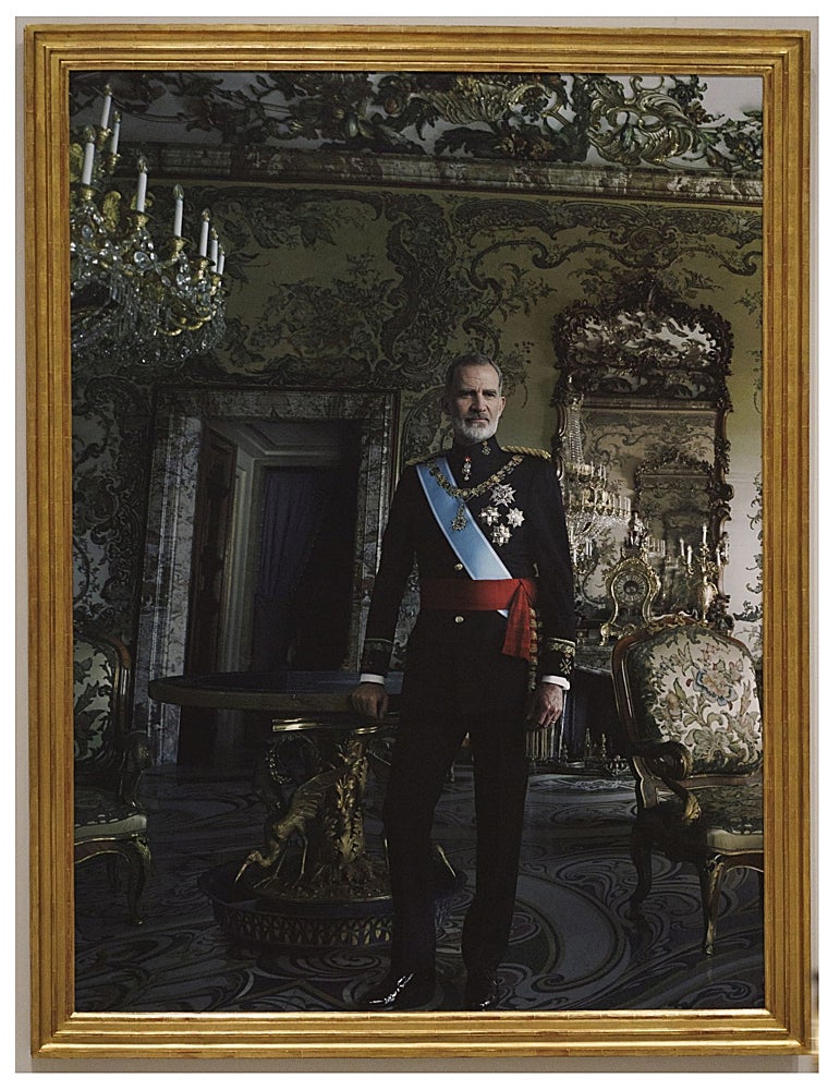 El retrato de Felipe VI realizado por Annie Leibovitz se puede ver en la exposición «La tiranía de Cronos» del Banco de España.