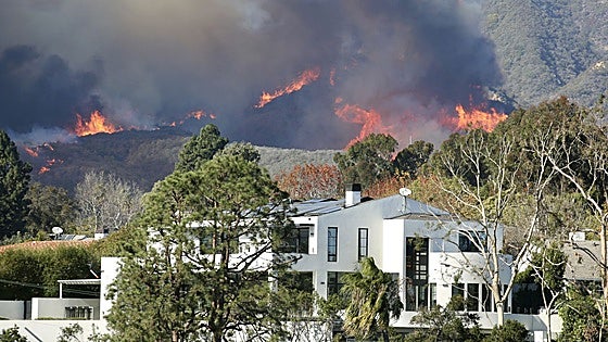 Así son las mansiones de la lujosa urbanización Pacific Palisades afectada por el incendio de Los Ángeles