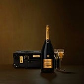 Un champán de 3.700 euros que homenajea a James Bond y del que solo llegarán 4 botellas a España