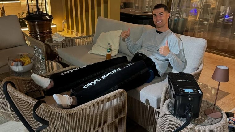 Cristiano Ronaldo con máquina de crioterapia