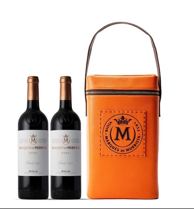 Un estuche de lujo. Marqués de Murrieta presenta su nuevo estuche especial, una sofisticada pieza destinada a proteger y transportar dos botellas de uno de los grandes iconos del Rioja. Este exclusivo packaging ha sido creado para tener una doble vida y convertirse así en un verdadero accesorio de moda sostenible. La bodega propone este regalo que incluye dos botellas de Marques de Murrieta 2020, elaborado con las variedades tempranillo, mazuelo, graciano y garnacha, donde cada variedad aporta una personalidad propia para ensamblarse en un vino que encarna la elegancia más destacada de Rioja. Precio: 59,50 euros (incluidas las dos botellas)