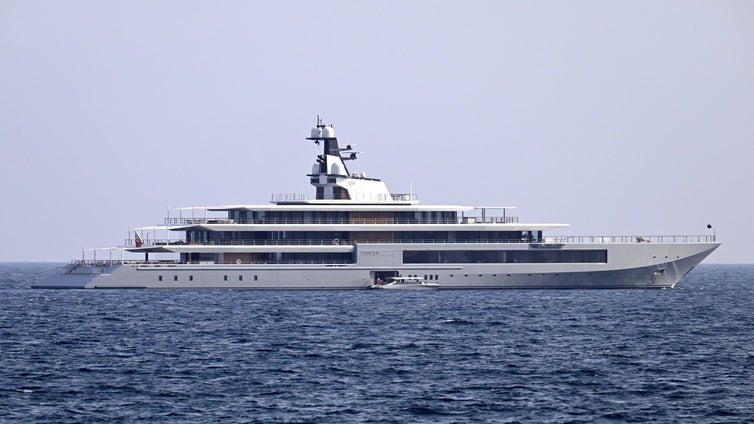 Mallorca, refugio de superyates: Spielberg, Zuckerberg y Bezos navegan en la isla