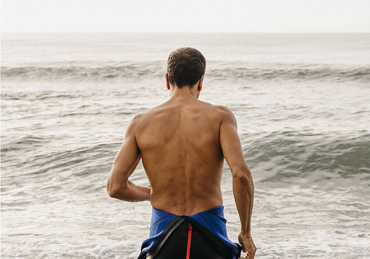 Depilarse la espalda en verano.