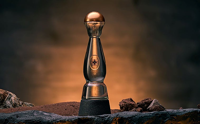 Imagen principal - Detalles del nuevo Tequila Blanco Ahumado