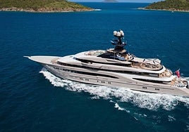 El superyate de lujo en el que pasa sus vacaciones Magic Johnson: más de un millón de euros a la semana de alquiler