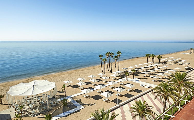 Imagen principal - Desde el beach club, al Tempus Bar y el restaurante D.O. 