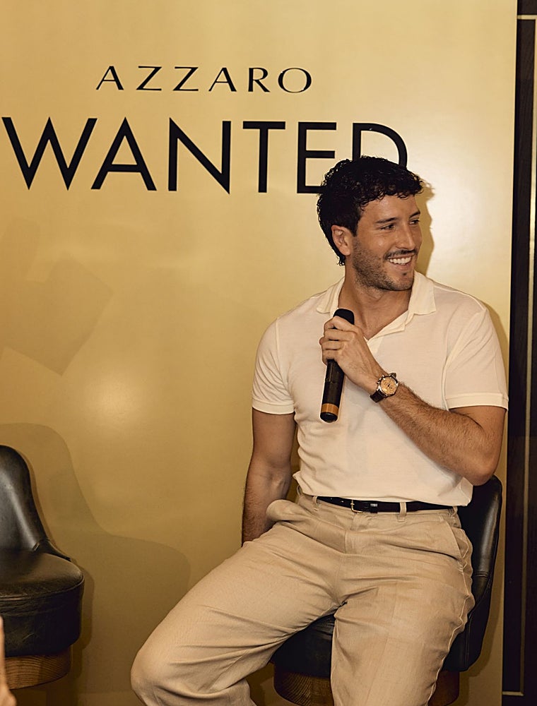 Sebastián Yatra durante la presentación de Forever Wanted Elixir de Azzaro, un perfume con olor a cuero, frambuesa y cardamomo.