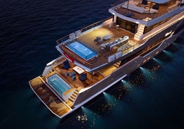 40 MXP, el exclusivo yate de lujo con dos piscinas infinitas