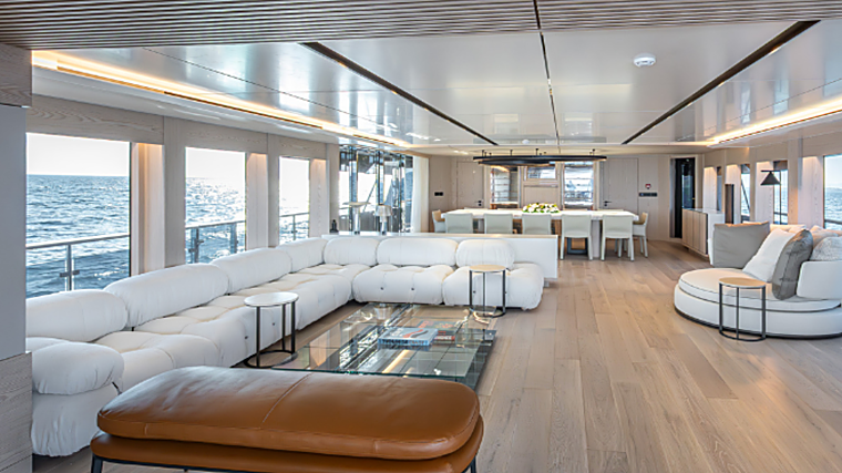 Imagen del salón-comedor principal del Numarine 40 MXP
