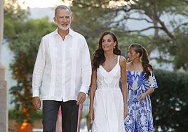 El Rey ha llevado en Mallorca la prenda estrella de la temporada en el armario masculino