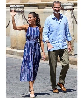 Imagen secundaria 2 - El Rey con guayabera en Cuba en 2011, en Menorca y en Sevilla en 2020