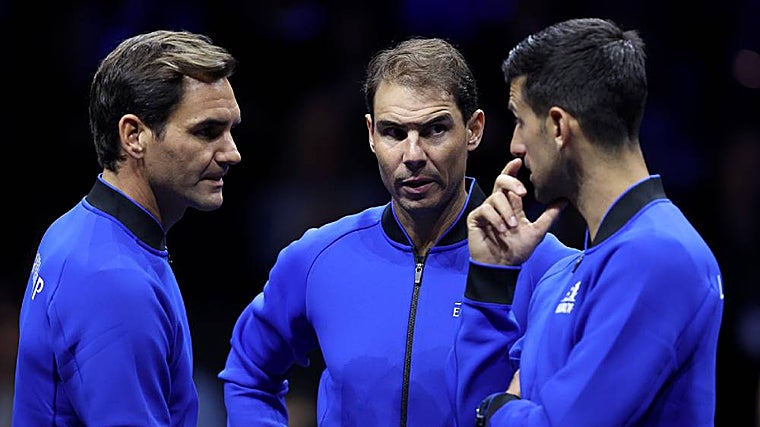 Roger Federer junto a Rafa Nadal y Novak Djokovic en la Laver Cup de 2022