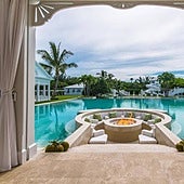 De la casa-aeropuerto de John Travolta a la casa-molino de Robert Downey Jr.