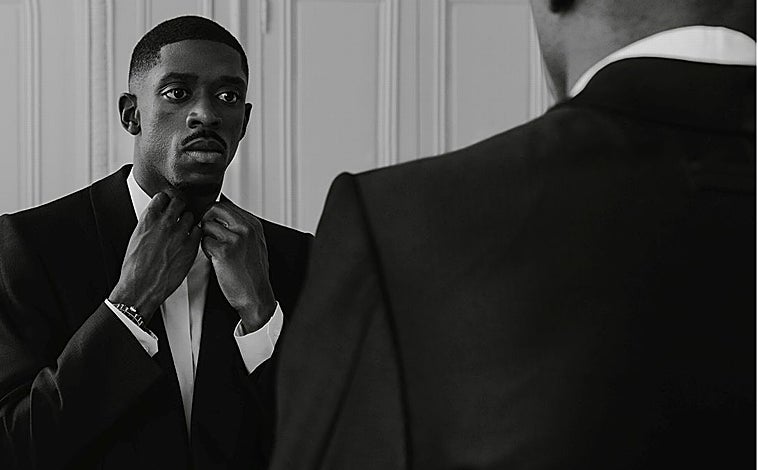 Imagen principal - Detalles del esmoquin hecho a medida de Ousmane Dembélé