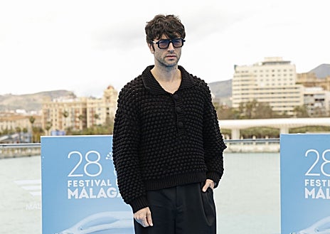 Imagen secundaria 1 - Javier Rey: «Tengo una maravillosa rutina de belleza que consiste en hacer deporte a diario»