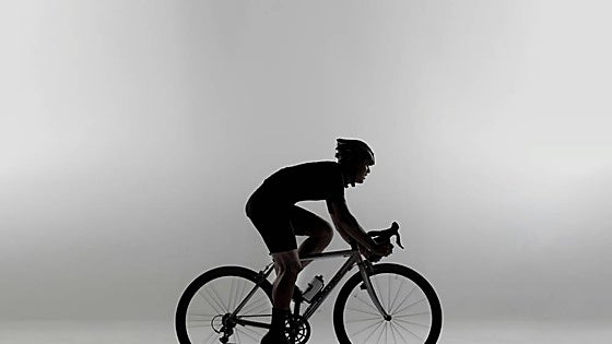 Cómo mantener la forma en invierno si eres ciclista popular: consejos para entrenar en casa